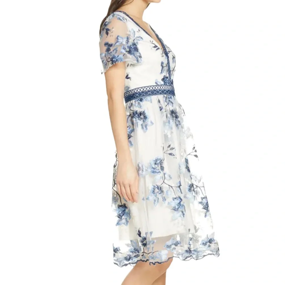 Chi Chi London Ashlee Embroidered Mesh Floral Dress 4 NWT - Picture 2 of 14